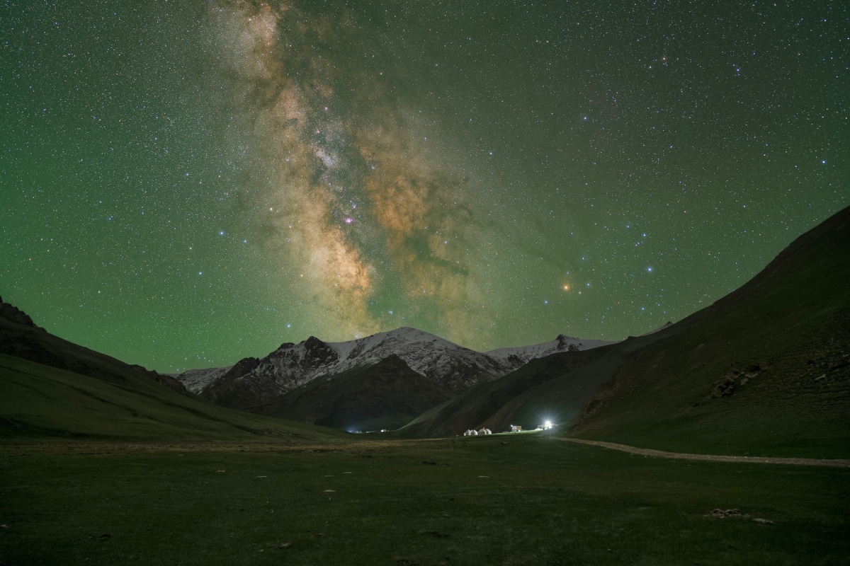 Wide field milky way from Tash rabat